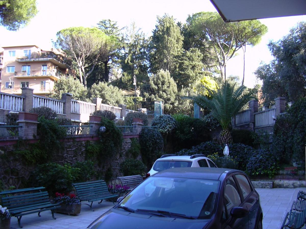 Casa Per Ferie Suore Domenicane ローマ エクステリア 写真